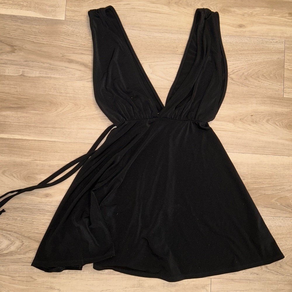 Silence + Noise deep v-neck dress black small